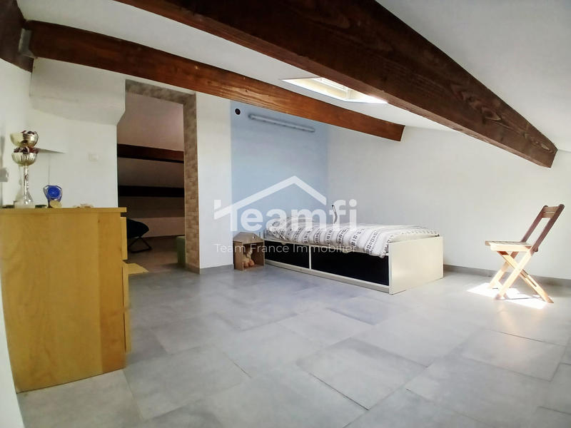 Maison traditionnelle - 160 m² - 6 pièces