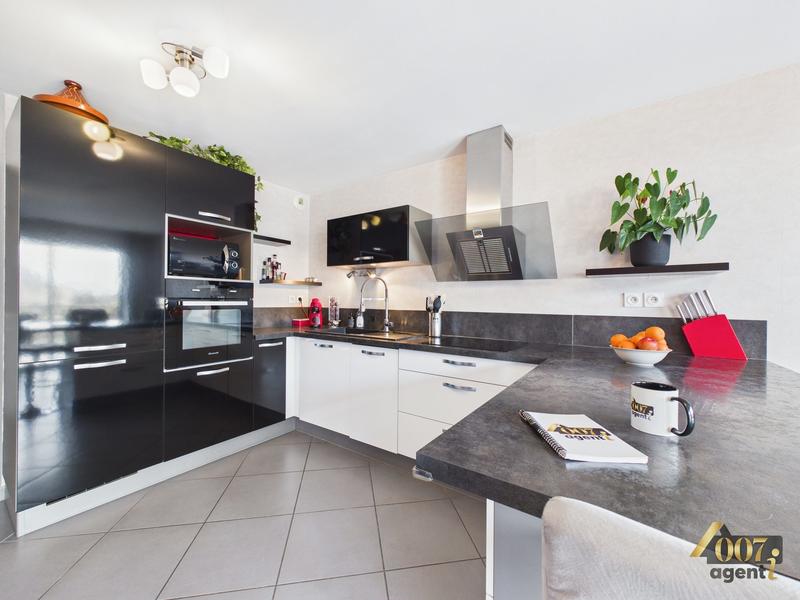 Appartement - 80 m² - 4 pièces