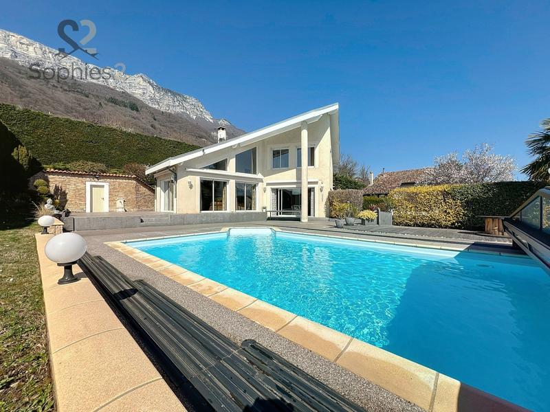 Maison - 169 m² - 5 pièces