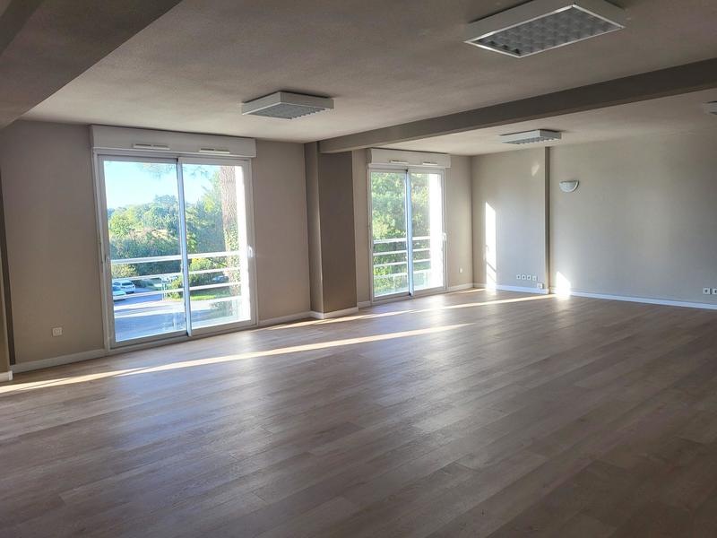 Bureau - 185 m² - 5 pièces