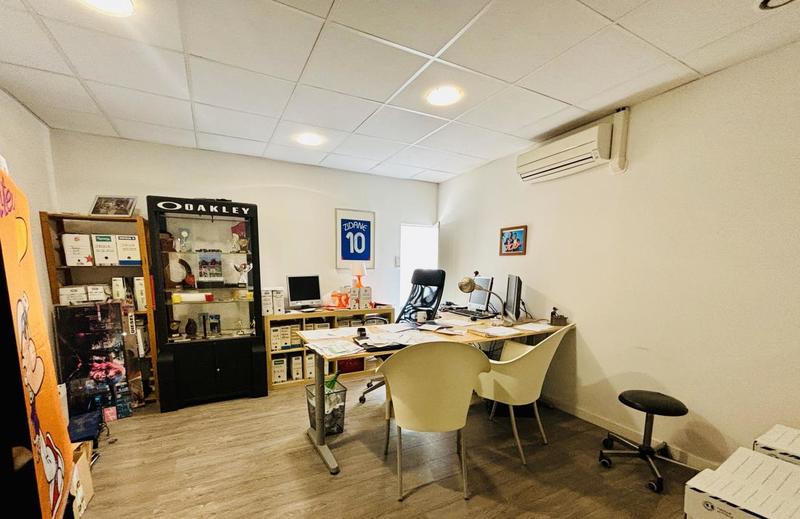 Bureau - 120 m² - 4 pièces