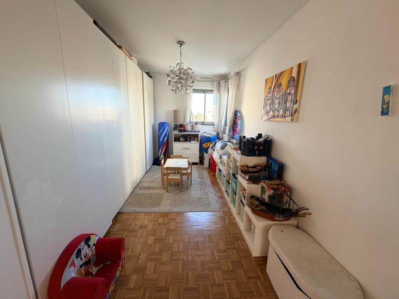 Appartement - 111 m² - 5 pièces