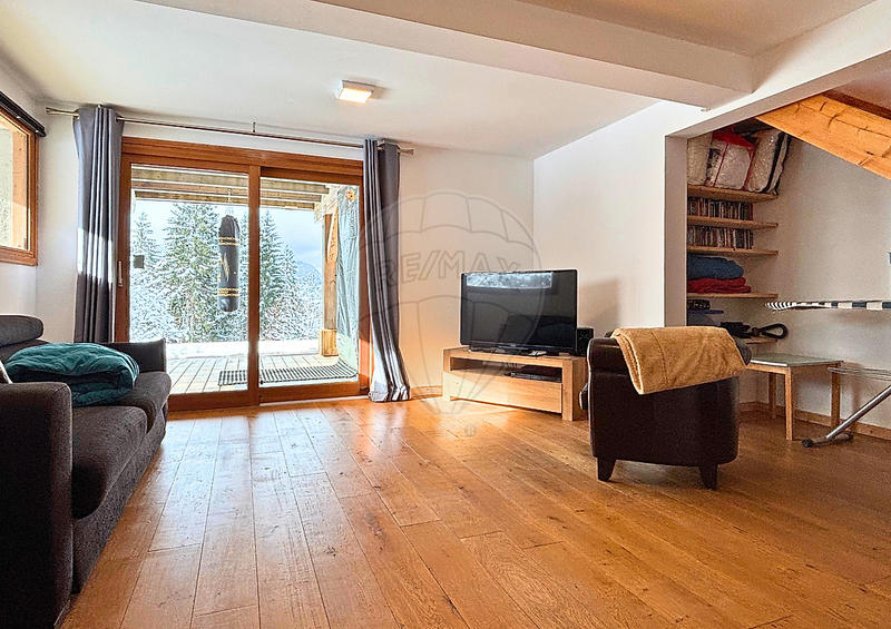 Maison - 201 m² - 7 pièces