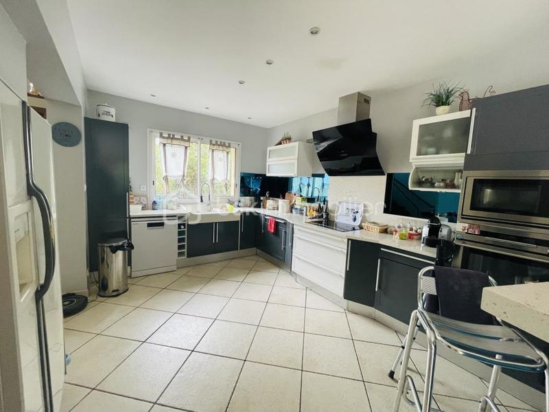 Demeure - 200 m² - 7 pièces