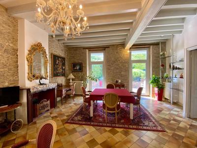 Maison de maîtres - 440 m² - 10 pièces