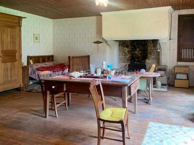 Maison en pierre - 222 m² - 8 pièces