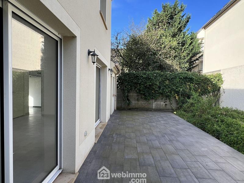 Maison - 90 m² - 5 pièces