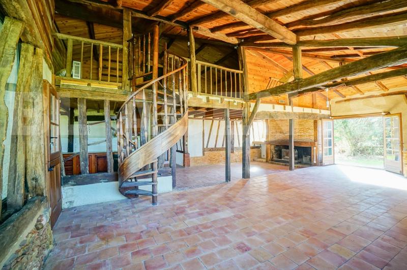 Propriété - 400 m² - 15 pièces