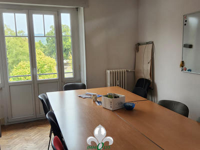 Bureau - 128 m² - 7 pièces