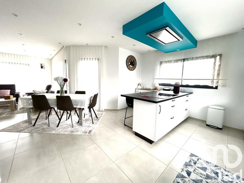 Maison - 121 m² - 5 pièces