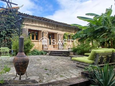 Maison - 210 m² - 6 pièces