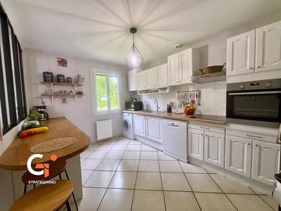 Maison - 90 m² - 5 pièces