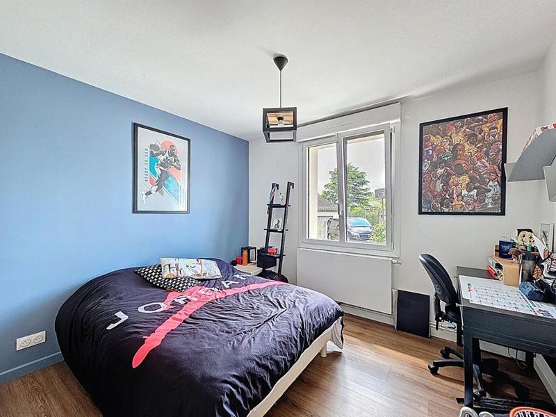 Maison - 260 m² - 10 pièces