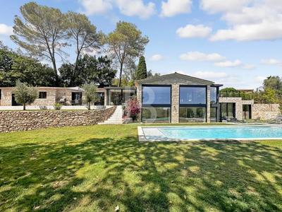 Mas - 300 m² - 7 pièces