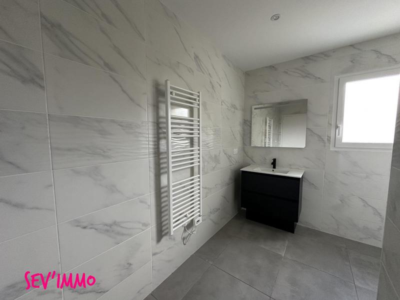 Maison - 98 m² - 4 pièces