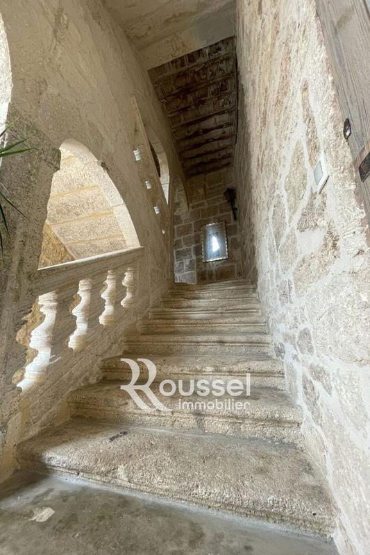 Maison - 274 m² - 10 pièces