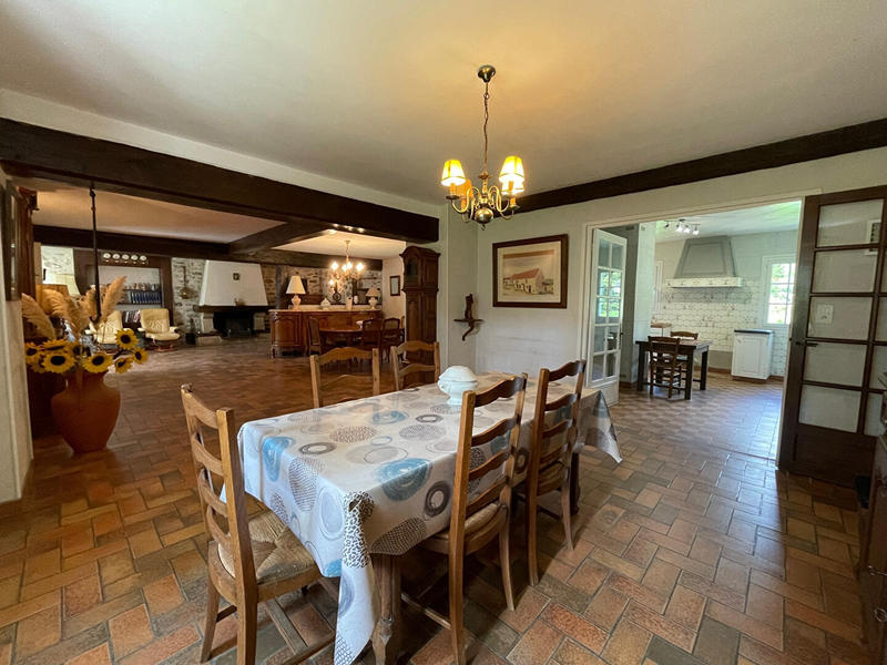 Maison - 223 m² - 6 pièces