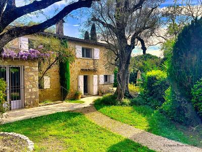 Maison - 210 m² - 8 pièces