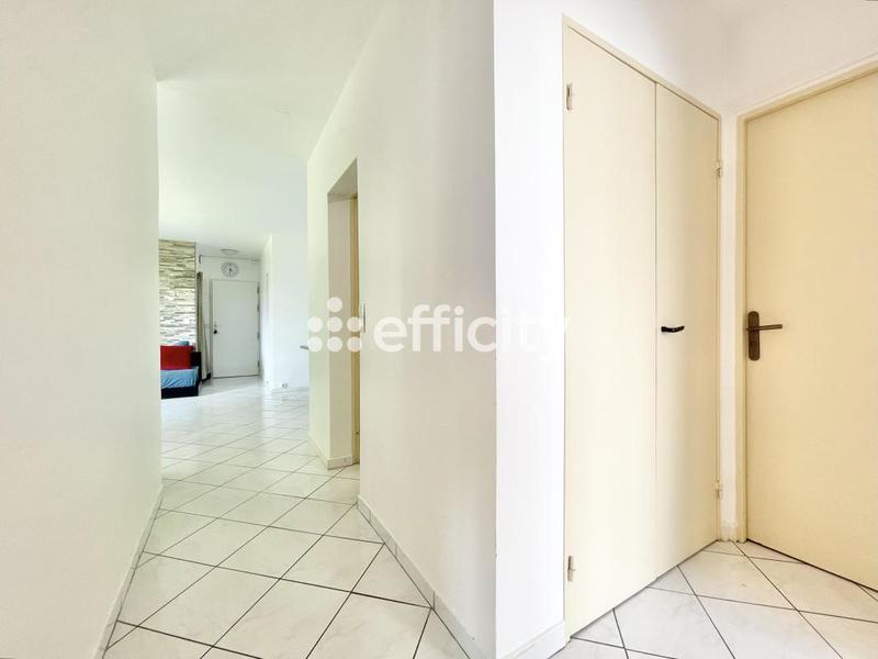 Appartement - 75 m² - 5 pièces