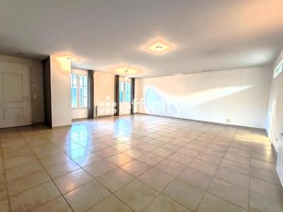 Maison - 160 m² - 5 pièces