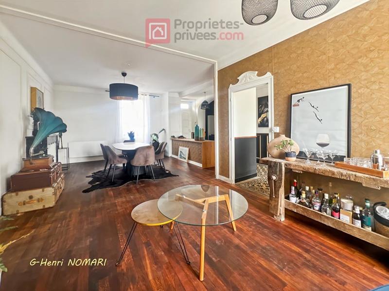 Maison - 170 m² - 6 pièces