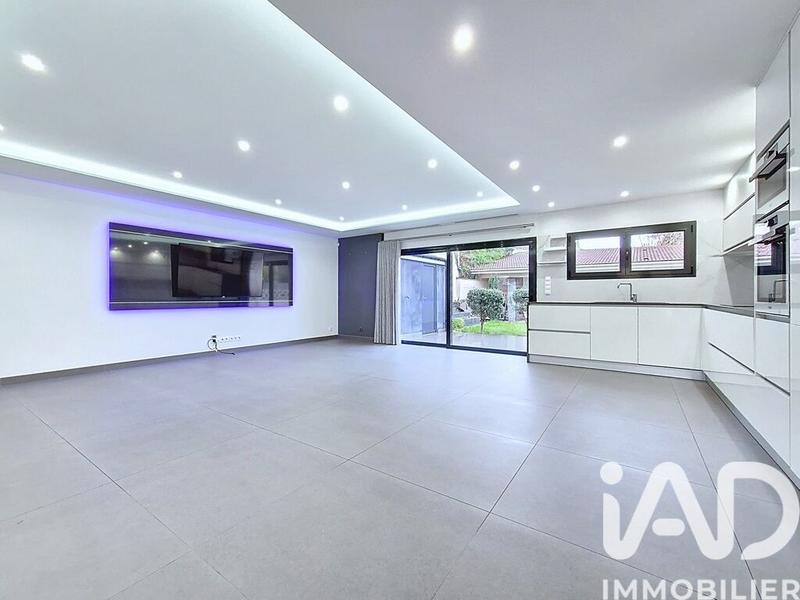 Maison - 159 m² - 7 pièces