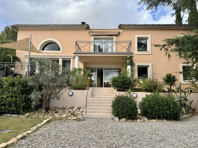 Maison - 194 m² - 6 pièces