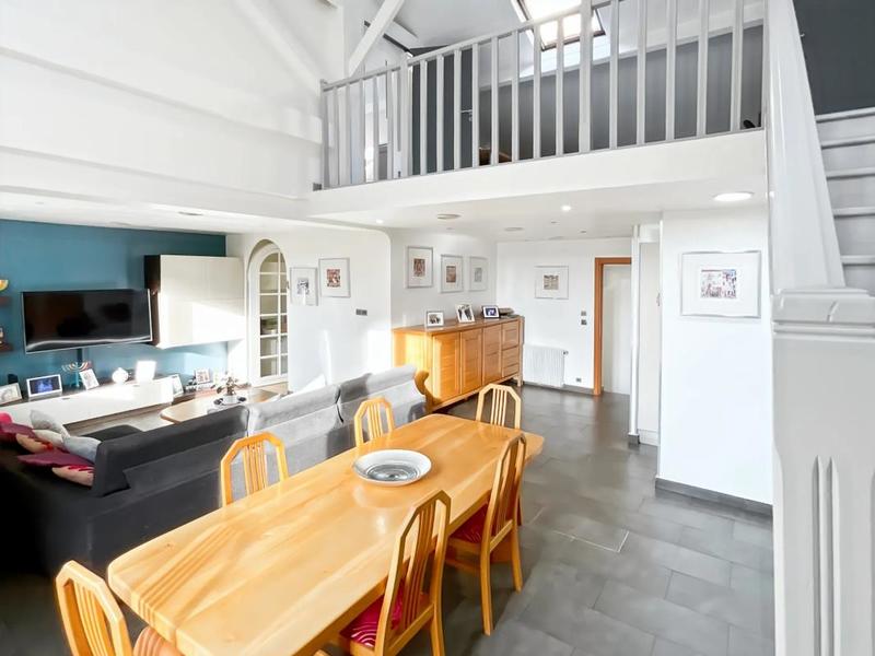 Maison - 187 m² - 6 pièces