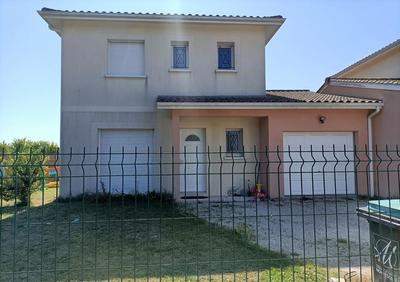 Maison - 90 m² - 4 pièces