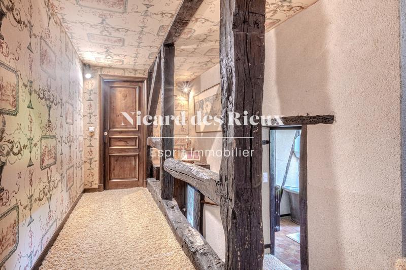 Maison - 317 m² - 11 pièces