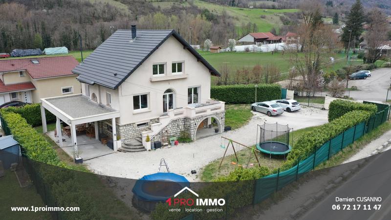 Maison - 202 m² - 5 pièces