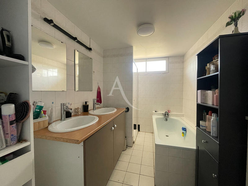 Maison - 128 m² - 7 pièces