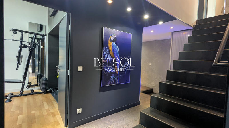 Maison - 236 m² - 6 pièces