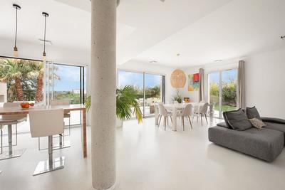 Villa - 250 m² - 8 pièces