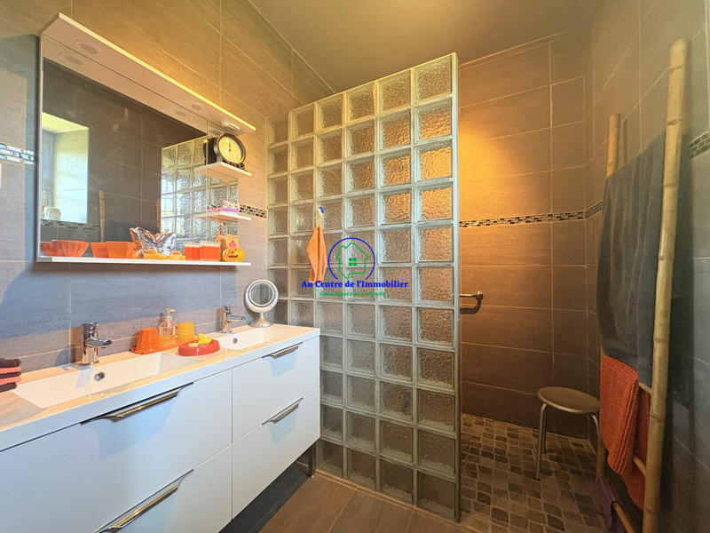 Maison - 273 m² - 8 pièces