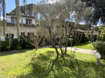 Maison - 400 m² - 10 pièces