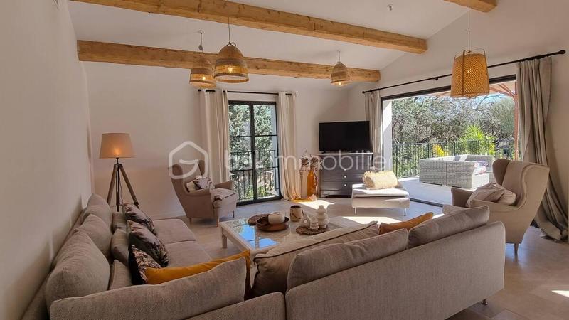 Villa - 300 m² - 7 pièces