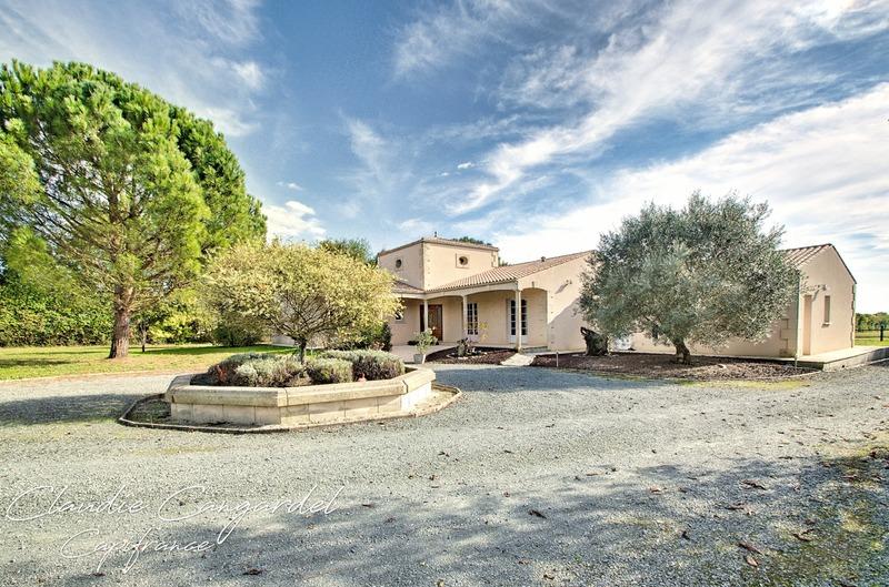 Maison - 257 m² - 8 pièces