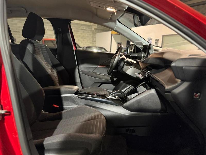 Peugeot 208 II (P21) 5 Portes e-208 100kW 136ch Apple CarPlay, Régulateur de vitesse, Radars Ar stationnement