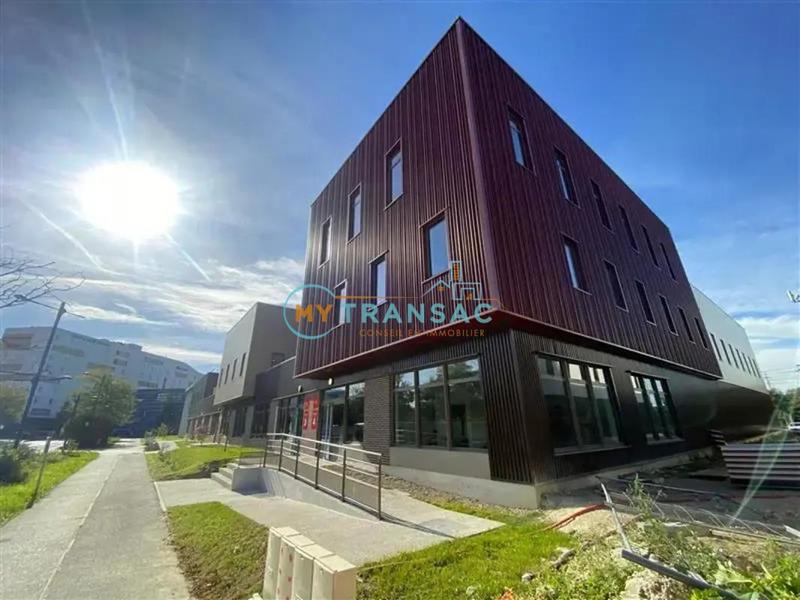 Local d'activité / Entrepôt - 652 m²