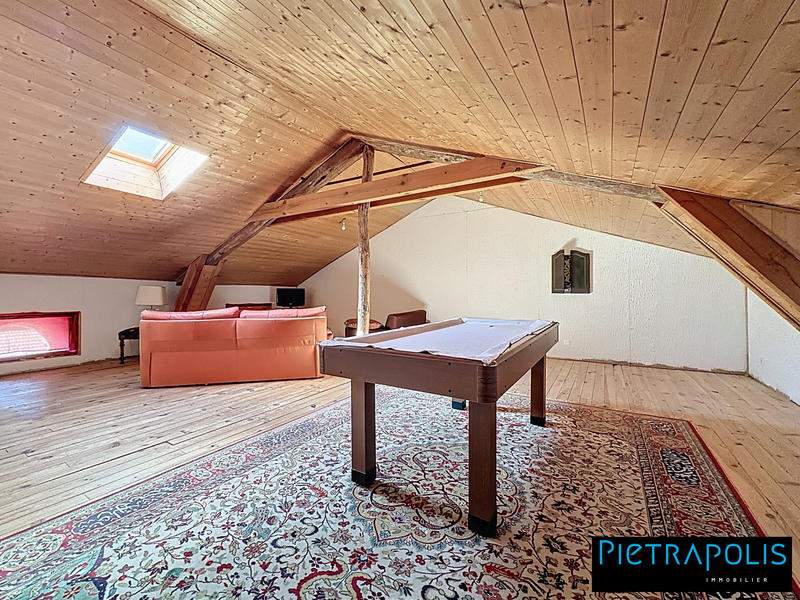 Maison - 278 m² - 6 pièces