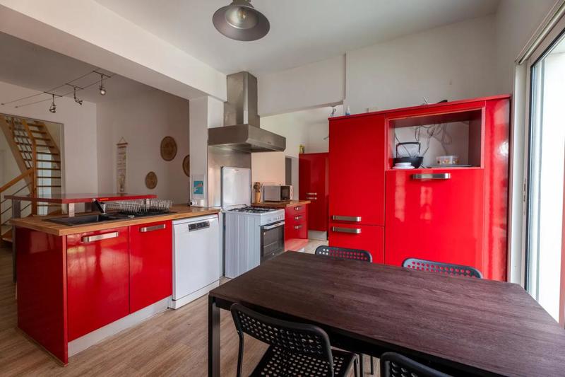 Maison - 220 m² - 10 pièces