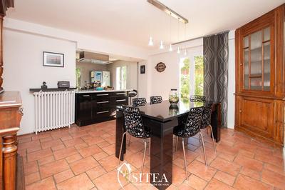 Maison - 209 m² - 5 pièces