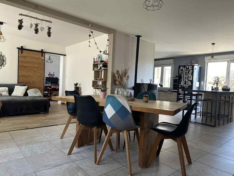 Maison - 140 m² - 6 pièces