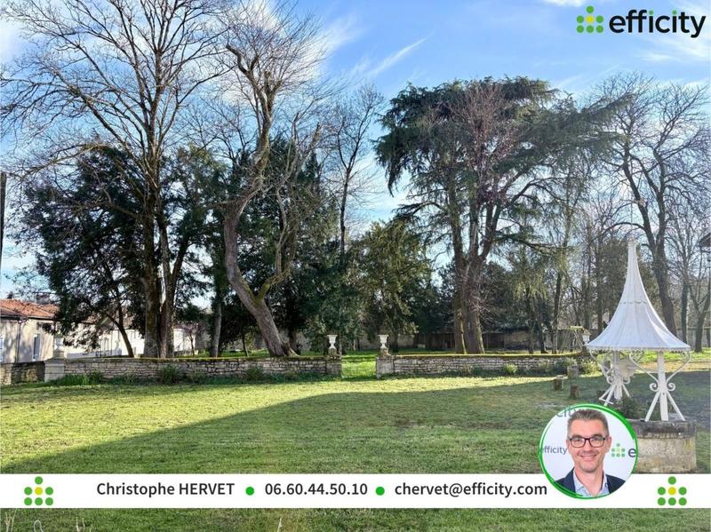 Maison - 381 m² - 11 pièces