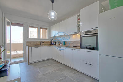 Appartement - 93 m² - 4 pièces