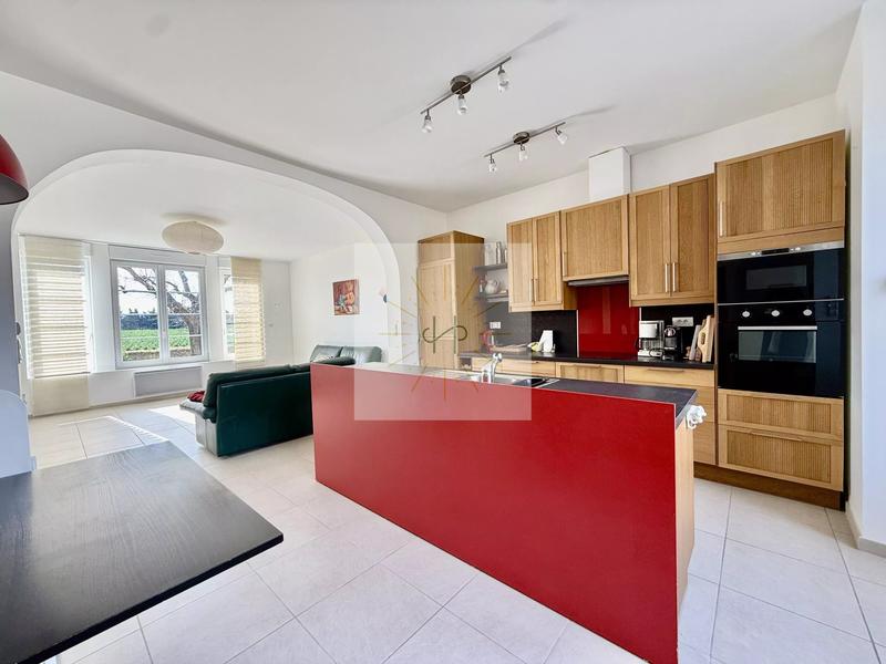 Maison - 256 m² - 11 pièces