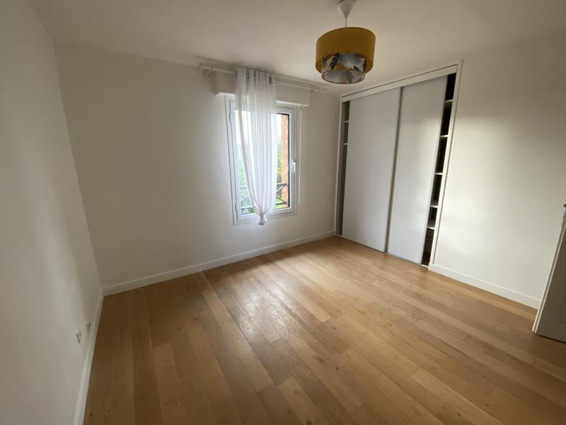 Maison - 239 m² - 10 pièces