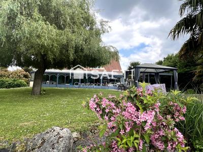 Maison - 296 m² - 12 pièces