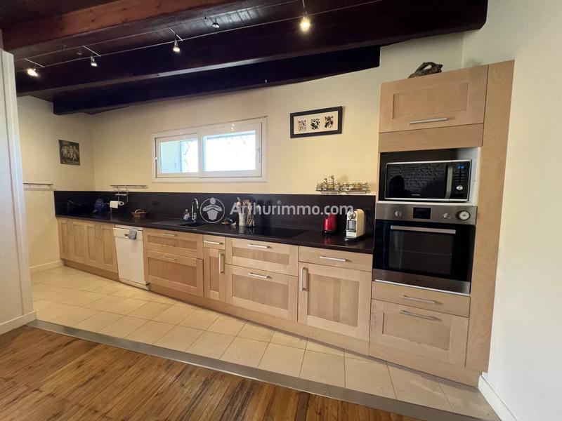 Maison - 259 m² - 7 pièces